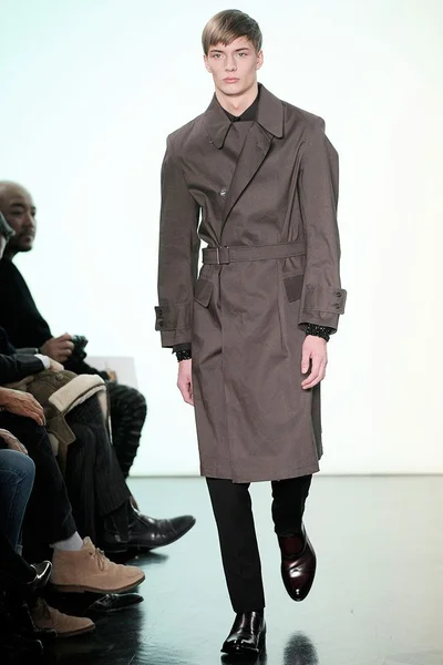Look 12